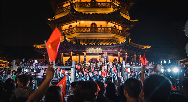 燃！快閃唱響《我和我的祖國》，國慶小長假樂游里運河！